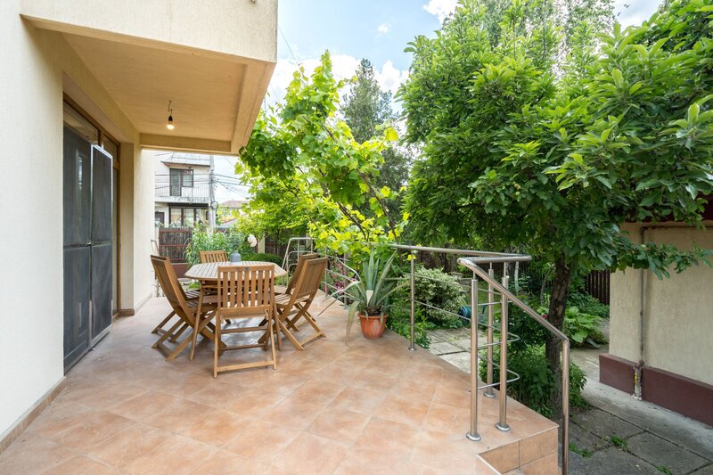 Baneasa, Dobrogeanu Gherea-Garlei, comision 0%, vila P+1+M 6 camere, curte 550 mp.