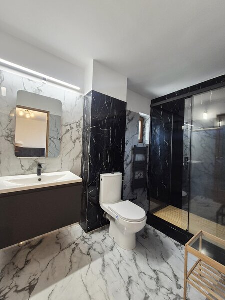 Baneasa, Dobrogeanu Gherea-Garlei, comision 0%, vila P+1+M 6 camere, curte 550 mp.