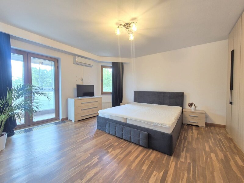 Baneasa, Dobrogeanu Gherea-Garlei, comision 0%, vila P+1+M 6 camere, curte 550 mp.